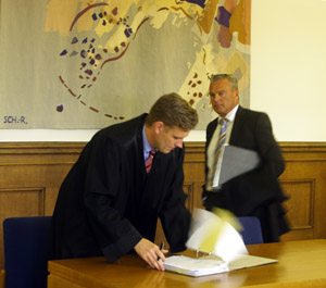 Gründer der Solar Millennium AG streiten in Nürnberg vor GEricht