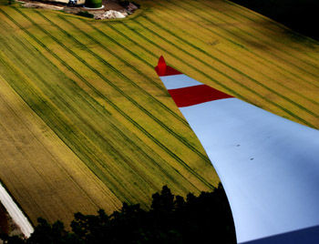 Blick von einem Windkraftwerk bei Wilhermsdorf