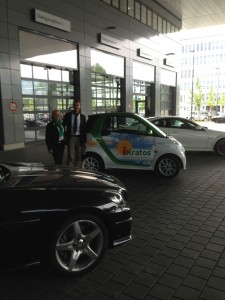 Sonja Kernstock und Stefan Vogt in der Mercedes Niederlassung Nürnberg iKratos Elektrosmart Nürnberg