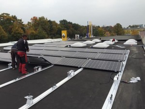 Photovoltaik-Autohaus-Elektro-Mobilität