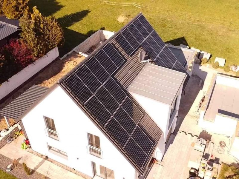 Solaranlage mit Stromspeicher